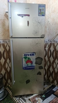 ثلاجه • نضيفه جدا • للبيع