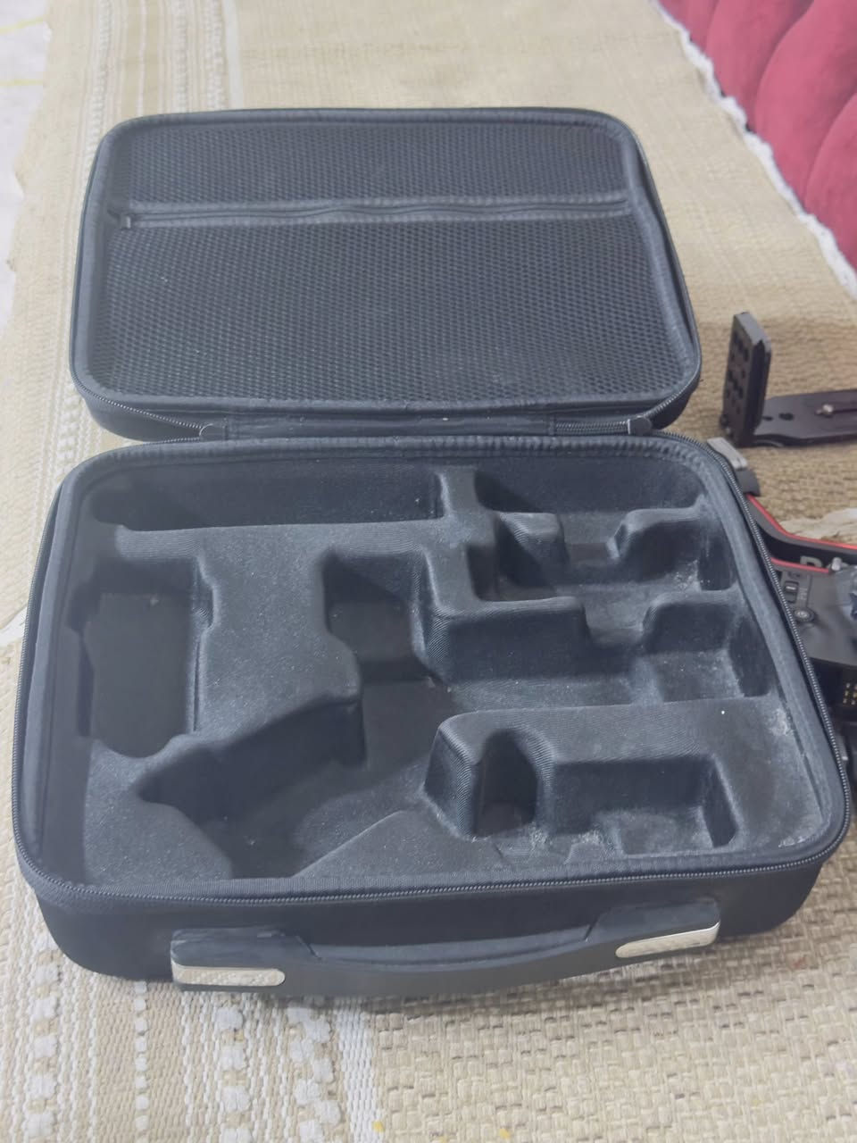 رونن Rs3 للبيع 

ملحقاته بلاطة ريلز اضافية 
حقيبه محموله
كارتونه 
قطعه نظيفة مابيه اي مشاكل وعلى الفحص


**إذا كنت صاحب هذا الإعلان وتريد حذفه لأي سبب، رجاءا أرسل رسالة إلى الدعم الفني**