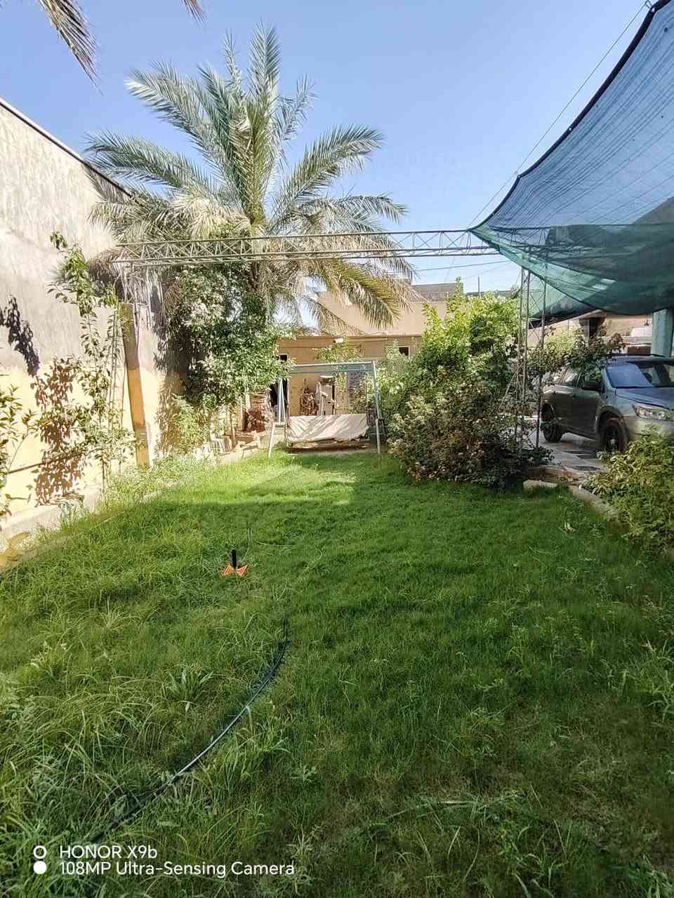 مكلف بالنشر بيت مساحه 420 متر قطعتين كل قطعة سند منفصل عن الآخر طابو صرف
التفاصيل🌼
الطابق الأول
 غرفه نوم وصالة وهول وديوانيه ومطبخ ومجمع صحيات خارج وداخل
الطابق الثاني 
غرفتين نوم وغرفه خزن كبيره تنفع تكون دريسنك رووم 
وبيتونه وصطحين 
العنوان هيت حي البكر الشرقي قرب مدرسة القاهره 
تفاصيل أكثر الاتصال على الرقم
‏‪***********‬‏ 
سعر البيت 85مليون مع الحديقه 
يرهم البيت فقط بيع سعر يختلف 
ويرهم الحديقه فقط بيع 
مساحة الحديقه 210متر
