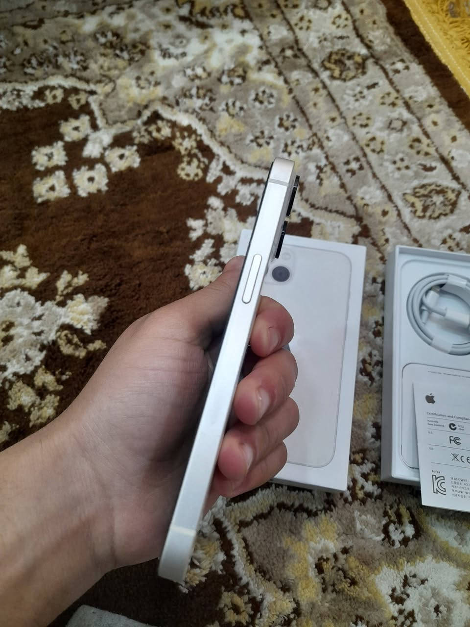 السلام عليكم جهاز للبيع ايفون13كامرتين كامل ملحقاته بطاريه87 ذاكره128 لجهاز بلاد عله وضع لشركه كلشي ما بي لاتصال عله صاحب لجهاز*********** اخوان انه مكلف بلنشر مو تجون خاص
