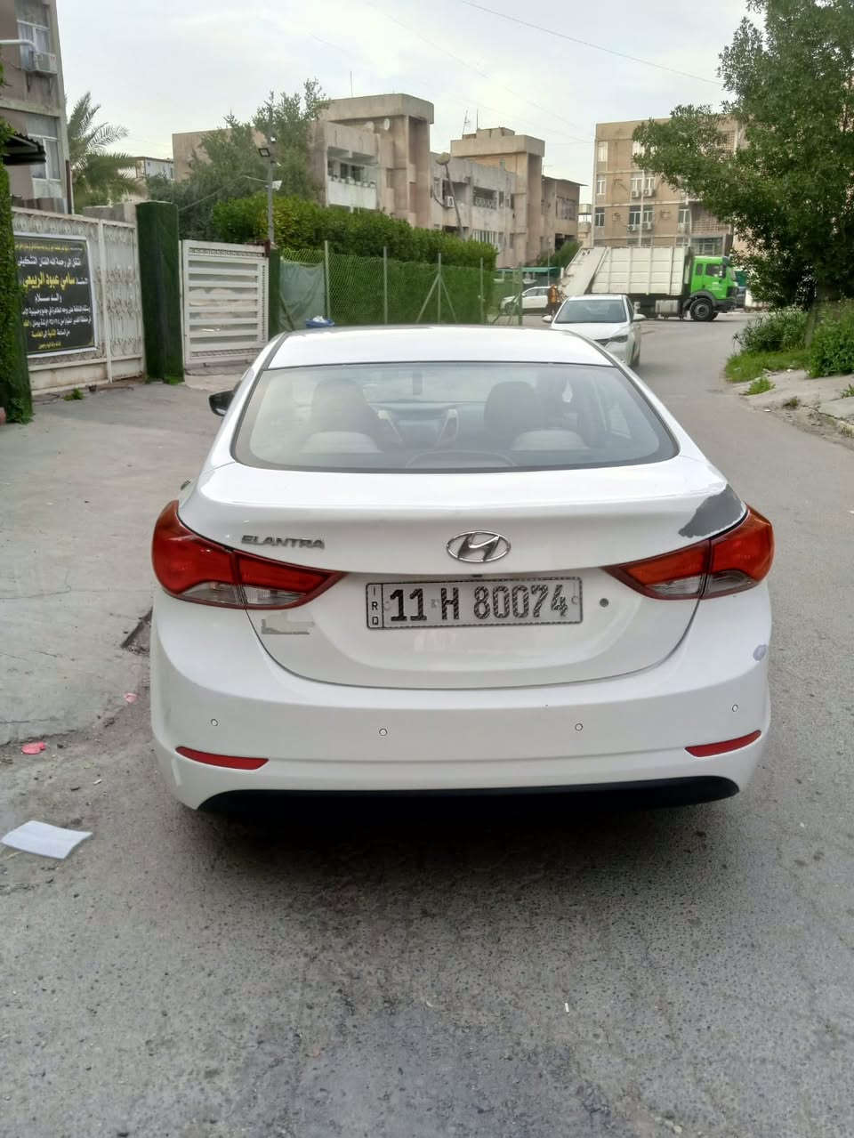 سلام عليكم الانتره للبيع موديل 2016خليجي سياره جديده وبيه قطعتين صبغ مكان سياره بغداد زيونه رقم تلفون ***********
