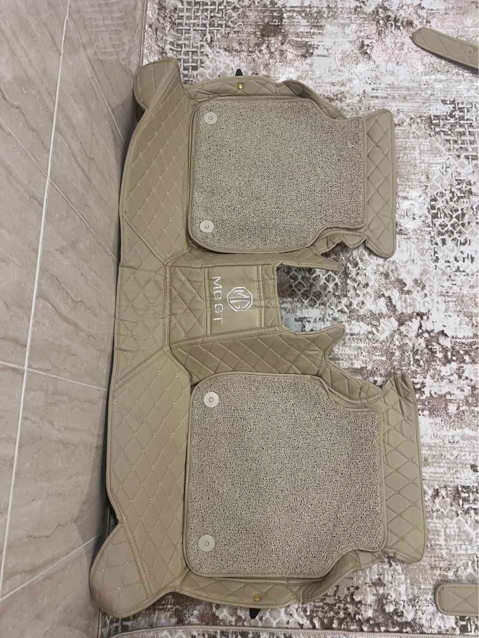 گاعي قالب (mg gt vip)دةبل قرتةي ئةصلي زةمان يةك سال
حةوزي ناو صندوقيشي لةگةلة  
تةنها رةنگي بيجي و  چةند تاخميكي كةم بةردةستة نةخشيكي زور جوان و جلدي اصلة فريزو دةبل قرتةية 
ضةماني يةك سالي لةگةلة بة شةرتي هةموو شتيك ئةيفروشم 
شوين هةولير 
*********** أربيل, العراق
