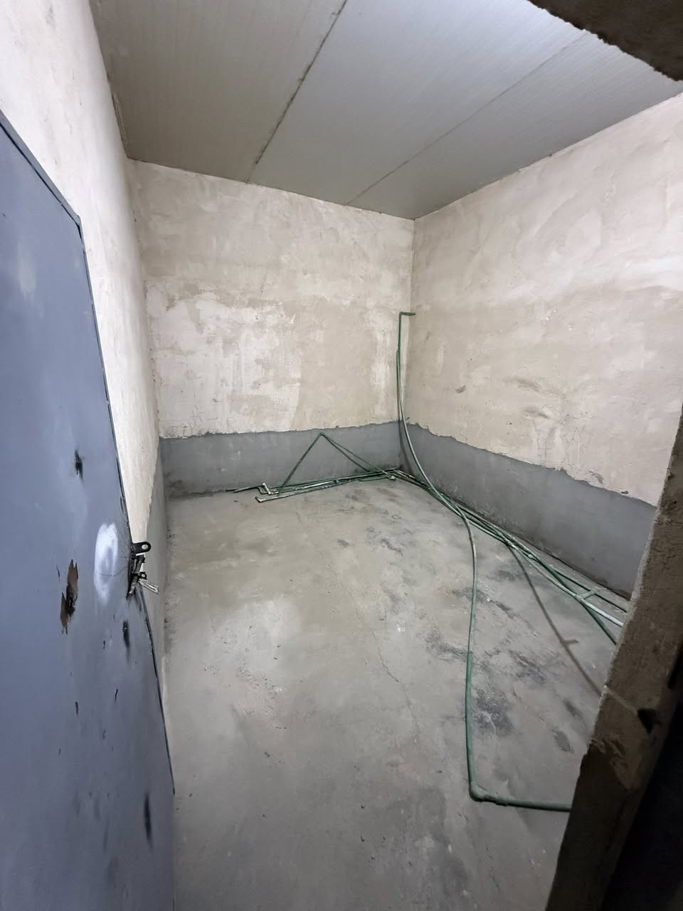 بيت للبيع 65متر مقابل شهيد اول غرفتين ومطبخ وصحيات وطرمه السعر 20 . حالياً البيت بي مؤجر الشهر يدفع 200الف 
مراجعة مكتب حازم البديري 
***********
