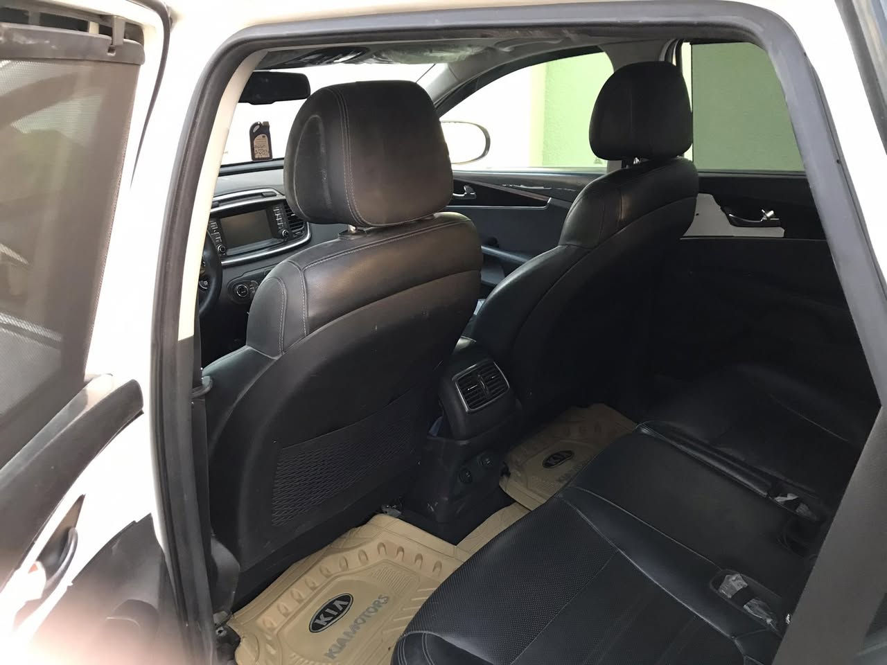 كيا سورينتو (2016) ماشية 140 ألف
فول مواصفات 
مكفولة عدا طخة خفيفة بالباب 
الخلفي العبري على وضعها ما مصلحة مثل ما واضحة بالصورة 
بصمه 
بانوراما
فور ويل 4*4
اوتو هولد
سايد بريك بصمة
محرك 6 سلندر
بردات خلفية
جنطة ذكية كهربائية
كشنات جلد أسود
الكشنات الاماميه تدفئة تبريد 

1️⃣ السـعـر 210

مكاني: النجف الأشرف
للاستفسار الاتصال على: 
*********** (واتساب)
***********
