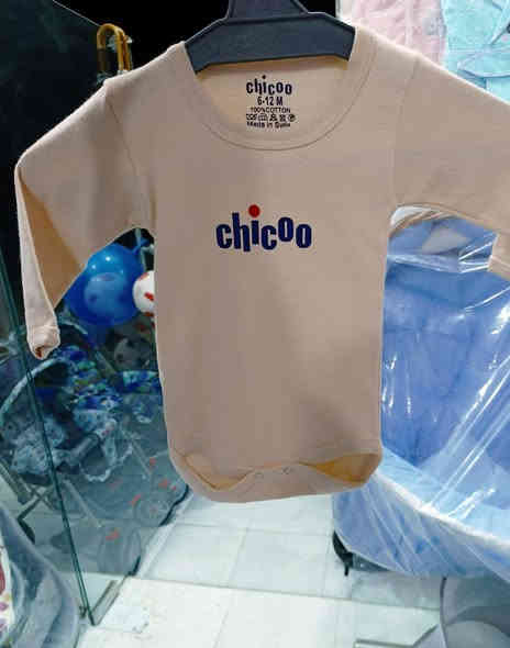 ✨ بدلات chicoo القطنية للأطفال ✨
✔ خامة ناعمة 100% قطن
✔ أكمام طويلة وألوان متعددة
✔ عملية ومريحة للّبس اليومي

متوفرة الآن وبسعر 3 الاف قطعتين ب5الاف🔥👶💙
 بيت الطفل
كل ما يحتاجة طفلك 
العنوان (بابل-محاويل-حي المشتل-خلف البستان-مجاور عقارات علي حاتم)
للطلب مراسلتنا على الواتساب ‏‪‏‪***********‬‏
يتوفر توصيل مجاني لقضاء المحاويل من الساعه 12 ظهراً الى 3 ظهراً ❤
وايضاً يتوفر توصيل لجميع محافظات العراق 🤍🔥
