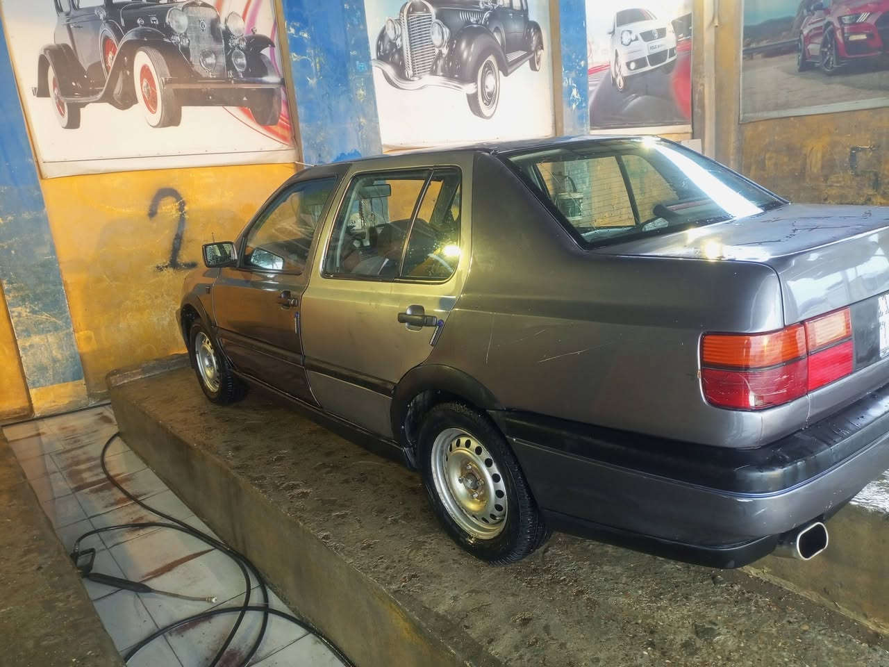 السلام عليكم كولف فنتو موديل 92 محرك 2000 كير عادي رقم بغداد الدولي بسم اخوي والصور واضحة السعر 37 ورقة او امراوس الشراي يتصل *********** مكان السيارة ديالى بعقوبة
