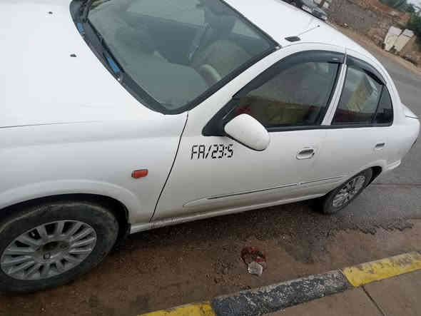 السلام عليكم
سني للبيع 
موديل 2001
رقم بغداد دولي 
تحويل مباشر 
صفره مؤسسه تحويل الى ابيض بقرار مرور
السياره جاهزة من كلشي بشرط ابره ماتحط عليها يأخذها 
باذن الله 
بيها لخه بسيطه براس جاملغ امامي ولخه شوي من وره حتى مابينها بس حك الله لازم نذكر 
محرك وكير خير من الله 
كير عادي
صدر جديد كهربائيات جديد 
داخل جيد جدا دوشمه 
السعر 66 وبيها مجال  
عنوان الأنبار . حديثه.بروانه
رقم هاتف ***********
