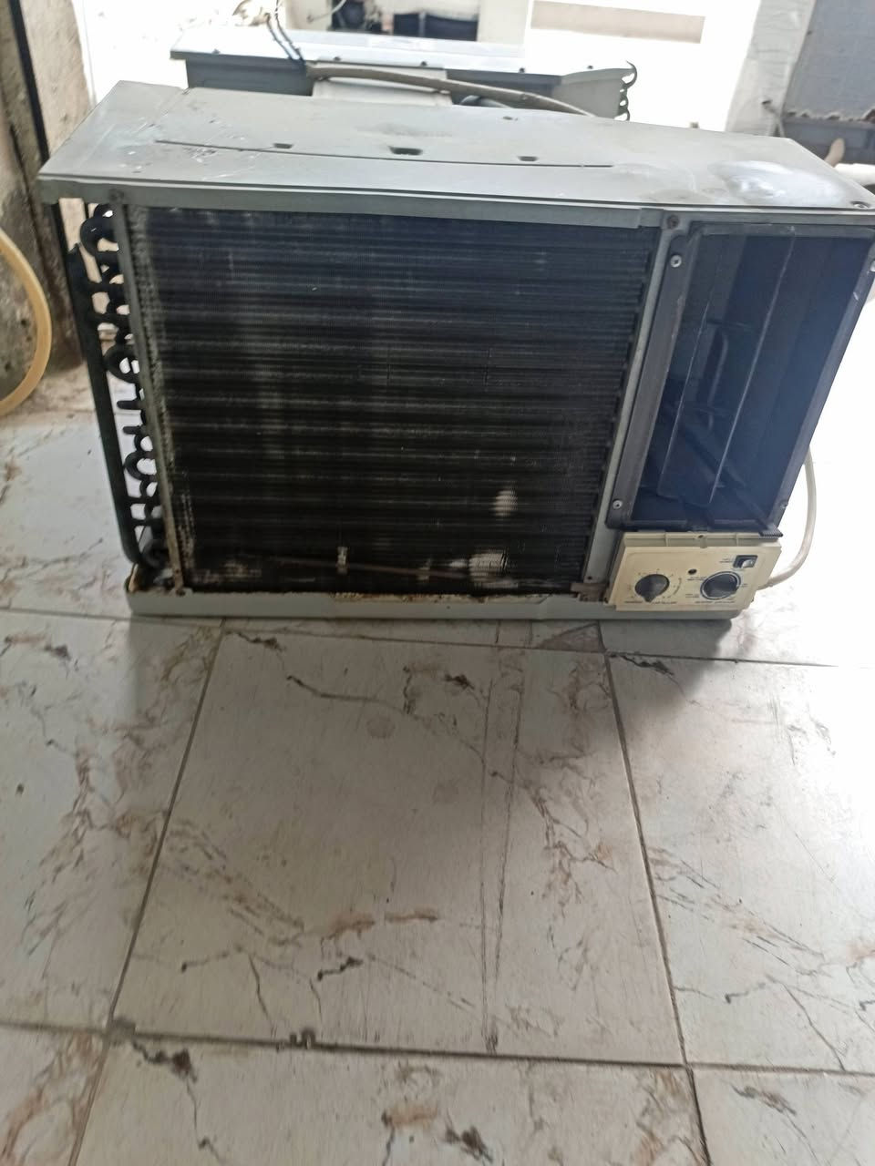 قرب حديقه الدب للبيع ارخص الاسعار شرط الشغل غسالات وثلاجات للبيع ومكيف***********
