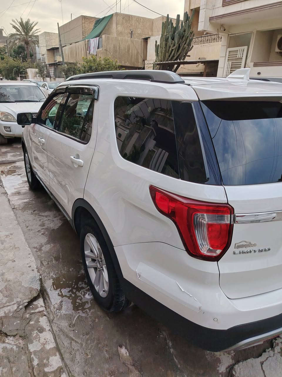 اكسبلورر2017 رقم أربيل بسمي مواصفاته XLT تحكم استيرن شفتات اشاير بل مري رادار حساسات خلفيه اماميه كامره خلفيه كشنات كهرباء وجلد وتدفئه كروز سرعه صندوق كهرباء توويل تبريد ثلاث قطع حادثه بأمريكا صندوق ومبدل بنفس اللون بدون ايرباك وبل عراق صار بيه جاملغ عكس السايق وربع البنيد ماشيه 161الف كيلو محرك كير تبريد إطارات كله بحاله جيده  رايده 180ورقة ملاحظة السياره جدا نظيفه مكانه بغداد شراي اتصل  ***********
