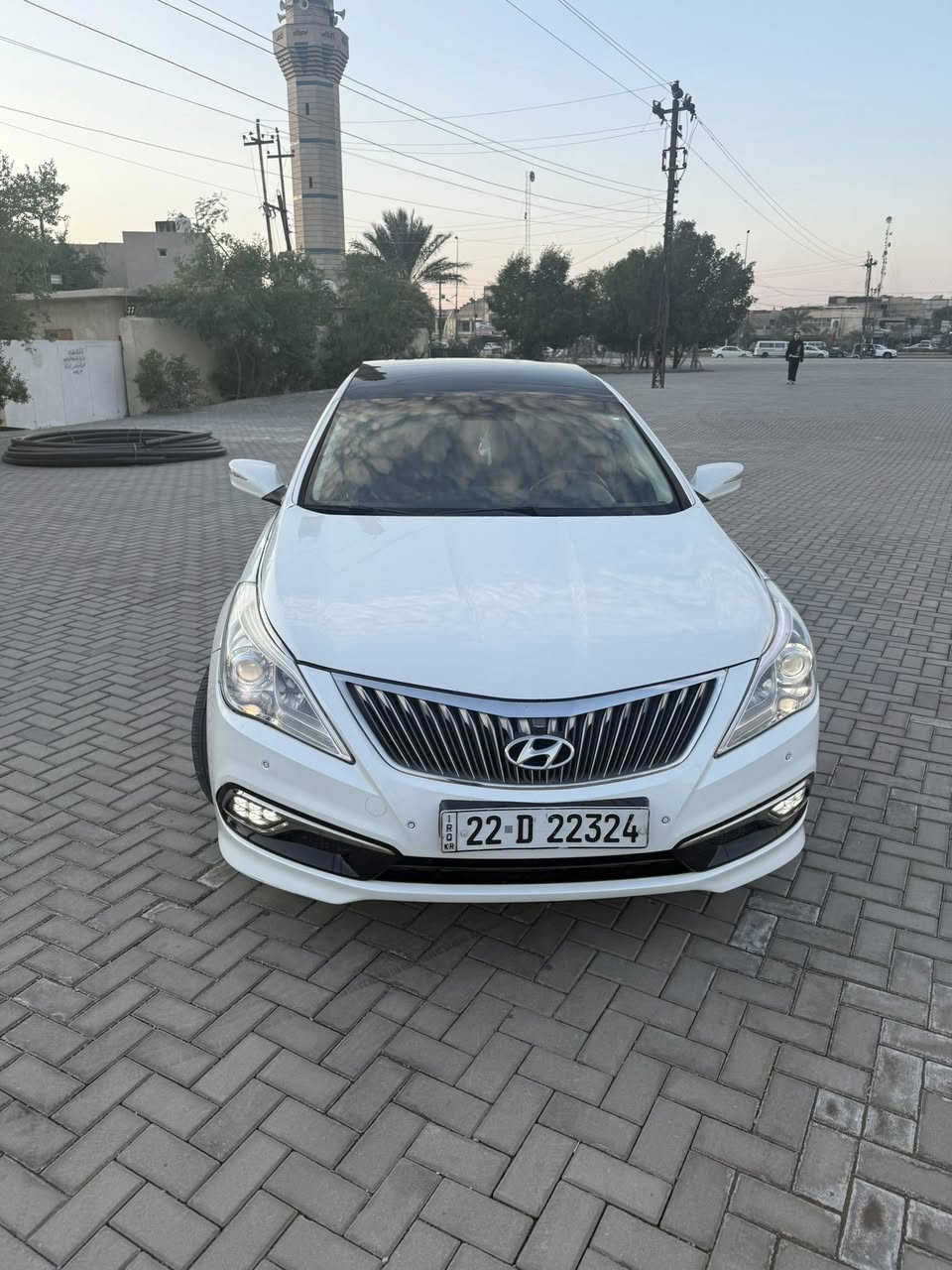 السلام عليكم اخوتي اقرو المنشور كامل والي يعجبه على راسي والي ميعجبه ويشوفها غاليه او مو سعرها يترك كلمه طيبه هونداي ازيرا موديل 2014 خليجي كفاله عامه من الصبغ والحادث والتبديل بيها تكحيل بعض الاماكن وبارد والسونار بيها يحجي كلشي فول مواصفات اعله شي محرك 6 سلندر 3000 لا تبخير لا تنقيص ولا مفتوح ولا حته مبدل نحجي بالمواصفات الي متخلص بانوراما على طول القماره مري شفط وتحكمات بالمري وترحيب عند الاقتراب من السياره وياهن ضوه مال ترحيب كشنات جلد جديدات كلش كشنات كهرباء وتدفئه وتبريد وخزن ميموري بردات خلفيه بلاديات مالتها مال شركه اثنين يدوي والخلفيه مال صندوك كهرباء بالدكمه تنزل وتصعد ومن تحط بك تريد ترجع تنزل من وحدها تلقائي ومن تبدل تمشي تصعد تلقائي ستيرن كهرباء وتحكمات بالستيرن صاجات ملكي قطعتين تبريد داخل اسبرسو بصمه وبصمات بالابواب شاشه كامره وحساسات ورادار كذالك وبعد بيها مواصفات مكاني بغداد حي الجهاد سعر 147 وبيها مجال للشراي وماقصر ويه واحد انشالله رقمي *********** تحياتي للجميع واعتذر عن الاطاله رقم شمالي شبه مميز تريد وكاله او تحويل بكيفك لان باسمي
