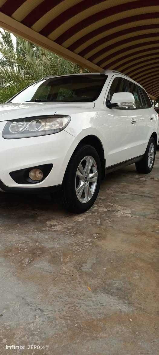 السلام عليكم
سنتافي للبيع2011فول مواصفات

 1/1 خليجي .....  السياره مكفولة  بيه بارد بصيط كلشش جديده اخت الزيرو السياره لا اشخوط ولا رصعاات
محرك 6سلندر 3500 . محرك  .. جديد مكفول او كير مكفول شرط الفحص...  ماشيه 139 

رقم بغداد   ابسمي   سنويه جديد 2028  

حساسات خلفيه 

كامرة 

مري شفط 

سلايد روف

كرسي كهرباء ..  

ثلاجه بالجكمجه

7 راكب 

3قطع تبريد  

بصمه تشغيل وابواب

تخم تاير جديد باتري جديد حداديه جديده..  

السعر163$ اوبيها مجال 
مكان السيارة . .ديالى بلدروز 

لاستفسار  ع الاتصال ***********
