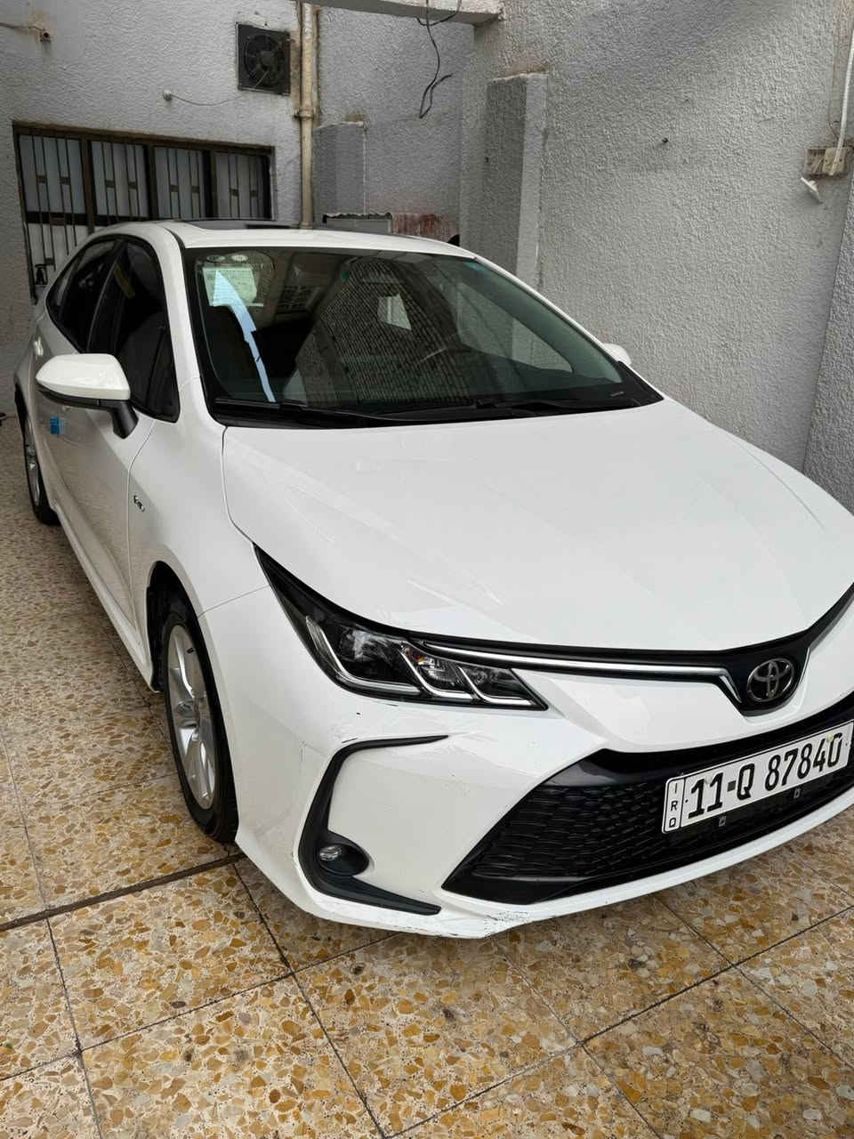 سلام عليكم 
كورلا هايبرد ♻️
سعر ١٤٩ 
موديل 2024 
ممشى السيارة 26.000 الف فقط 
مواصفات 
فتحة سقف 
رادارة 
كامرة خلفية 
بصمة تشغيل 
دخول ذكي 
تحكم مقود كامل 
تحديد مسار 
قياده ذاتيه 
شاشة كبيرة 
وباقي الموصفات المعروفه 
السيارة جديده جداً بدون صبغ بدون تبديل جاهزه من جميع النواحي 
مكان السيارة بغداد شارع فلسطين  
هاتف   ‭0771 522 6031‬
