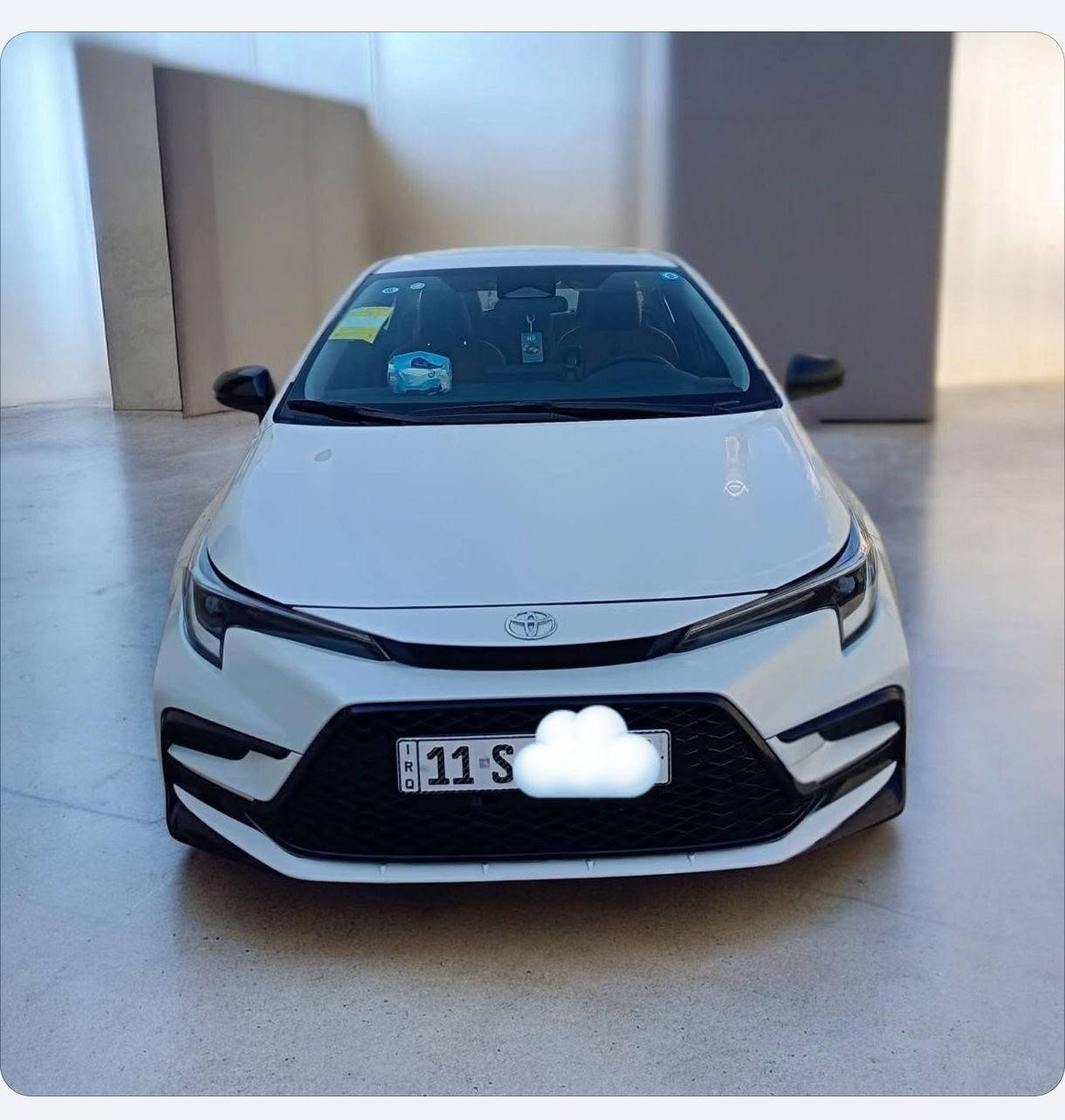 تويوتا كورولا سبورت 2025 (بلاك إدشن) 
  Toyota Corolla Sport Black Edition،
•لون ابيض صدفي
👈 السعر ((١٦٥)) وبيها مجال حك الجيه
•ماشية ((١٢)) الف
•مكانها بغداد ***********
