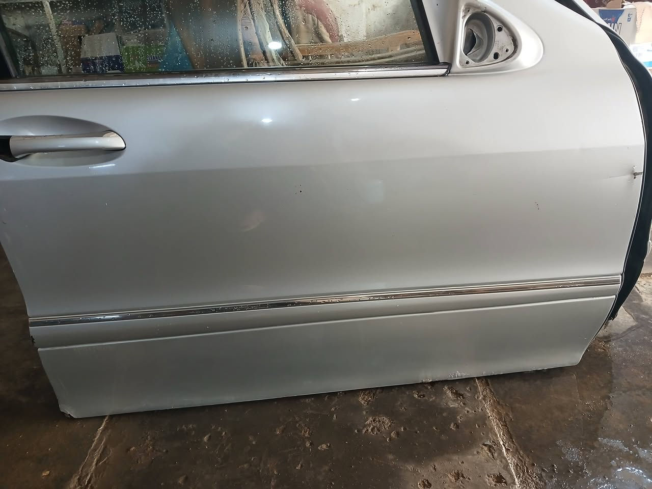 للبيع اربع بيبان غواصه قصيره كاملات
مكان الديوانيه 
السعر 200 الف 
للستفسار ***********
