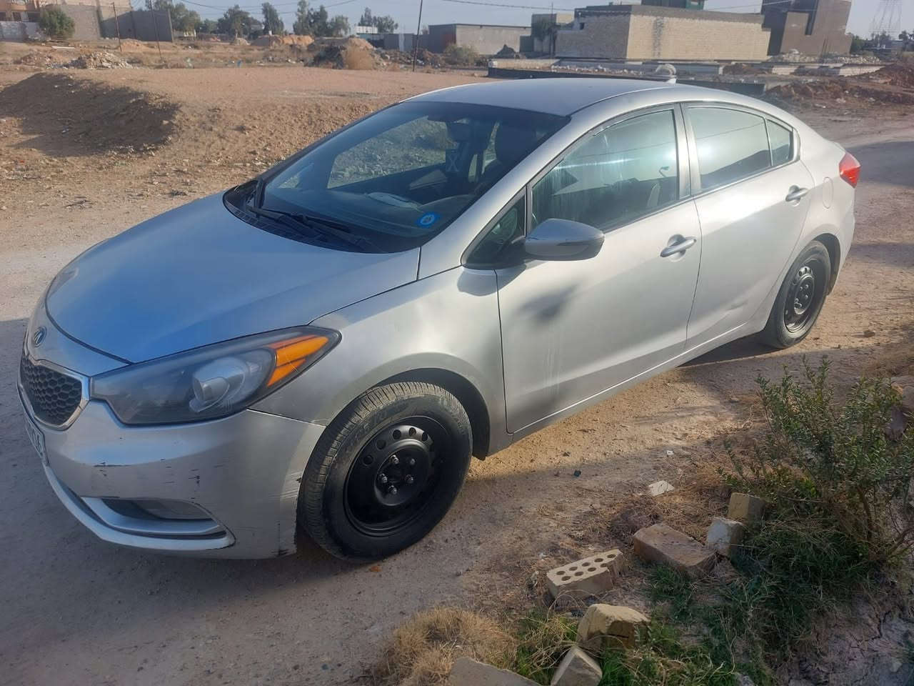 السلام عليكم فورتي امريكي موديل 14 رقم بغداد كهربائيات كله شغاله تبريد شغال بيه 3 قطع بدون دواخل السعر 100 وبيه مجال العنوان بابل الحصوه ***********
