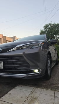 تيوتا سيينا  هايبرد 2.5l موديل 2022 فئة Xle بصمة فتحة كراسي جلد تدفئة ...