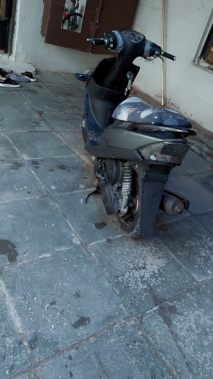 سلام عليكم دراجه ماكس عدله للبيع الدراجه نضيفه كلش الدراجه رايدهه 450قفل لا تناقش الدراجه كلشي بيهه جديد شلعه ومعدل الدراجه ام جفته مره وحده عنوان بصره أم قصر الرقم ***********
