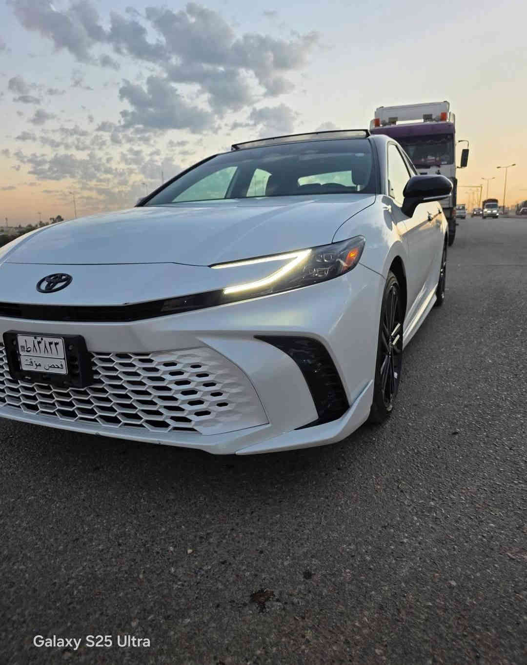 السلام عليكم
تويوتا كامري هايبرد موديل 2025 اعلى فئه XSE
كشنات تدفئه تبريد 5 كامرات\ 5رادارات 360درجه
وباقي مواصفات xse المعروفه
ماشيه 9الف كيلو 
الحادث/بنيد +شواصي عالبارد بدون صبغ 
السعر 275 
بغداد الكرخ/للاستفسار:***********
