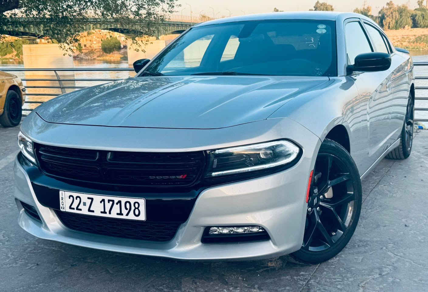 السلام عليكم 
جارجر 2023 SXT بدون ايرباك وصور الحادث مرفقة مرقماربيل بأسم شركة وكالة او تحويل مضمون 
ماشية 20 الف   
المواصفات : بصمة / كرسي كهرباء / LED امامي وخلفي / بلوجكتر LED  / مكينة 3600 ستة سلندر  / قطعتين تبريد / كامرة حساس خلفي / شاشة / ويل كب كبير / كروس سرعة / تحكم ستيرن / مانع انزلاق / بلوتوث 
مكاني بغداد ⛳ 
للتواصل والاستفسار : *********** ☎️
✅ السعر 260 $ ورقه بيه مجال ✅
