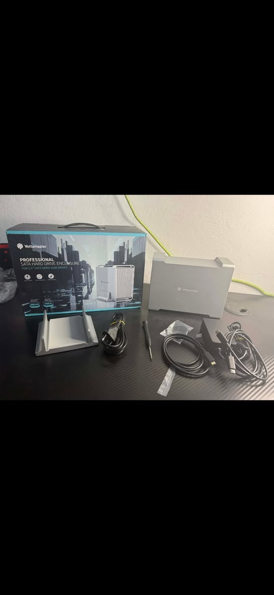 متوفر كيس هاردات خارجي  ماركة يوتاماستر  مخصص لاقراص ساتا ياخذ SSD و HDD
مصنوعة من سبائك الالمنيوم قطعة جديدة لوك كبس شركة   وباقي التفاصيل موضحة بالصور 

السعر 45 الف شامل التوصيل و بالعافيه


**إذا كنت صاحب هذا الإعلان وتريد حذفه لأي سبب، رجاءا أرسل رسالة إلى الدعم الفني**