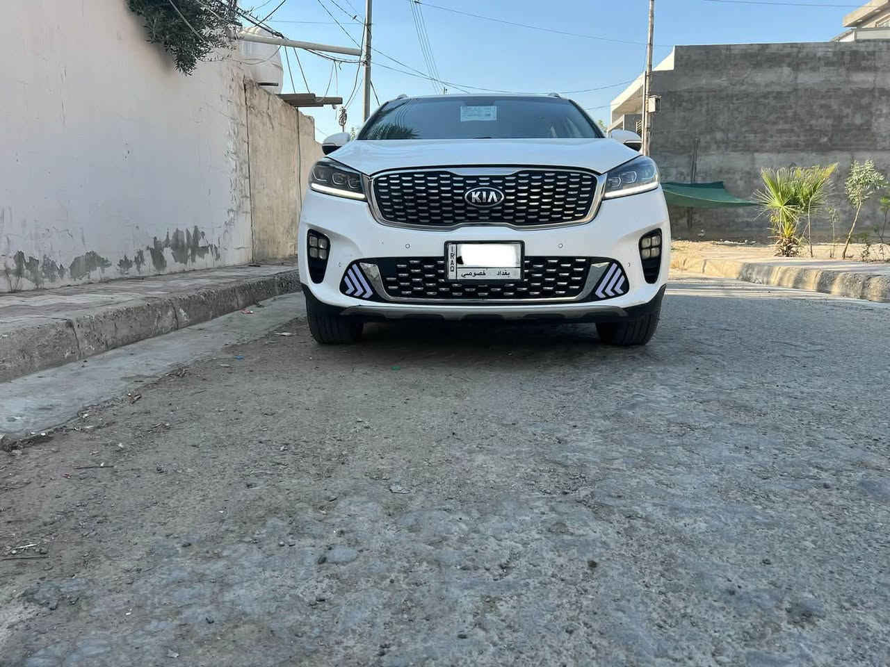 كيا سورنتو خليجي
رقم بغداد مشروع وطني
موديل ٢٠١٩ شكل ال٢٠ 
دبل شباك شكل الجديد 
لون ابيض 
٦ سلندر ٧ راكب 
فوووووول مواصفات بدون فتحة 
بصمتين: تشغيل وتقفيل 
بردات خلفية اصلية 
الباب الخلفي كهربا
هند بريك بصمة 
نظام ايكو ادرايف 
كشنات جلد اصلي لونين
كشنات ٢ كهرباء
شاشة كبيرة اندرويد 
جي : بي: اس : خرائط طرق 
كامرة دوارة اصلية 
حساس امامي وخلفي 
مري شفط مع القفل 
تحكم استيرن فول 
حاكية : ابلوتوث: اوكس 
كيجات السرعة زئبقية 
شاشة الدشبول الكترونية 
نظام ايكو درايف 
نظام سبورت ورياضي وعادي 
تبريد ابيانو لمس 
تبريد ٣ قطع ثلج 
مانع انزلاق وانحدار 
اضواء ترحيب بليدات 
علامة سورنتو بلدوسة 
لد امامي وخلفي 
لايت زنون اصلي 
اشاير بلمري 
يدات نيكل اصلي 
ويل اكروم ١٩
تخم تاير جديد لك 
ماشية ٧٠ الف اصلي 
لايت اسود ٥ عدسات 
كير ومكينة وصدر وحدادية وتبريد كفالة عامة 
بدون ضربة وتبديل واسخوط وبارد ورصعات وصبغ عدى رضعة اصغيرة 
سيارة جديدة ومال بيت مابية اي نقص 
كتلوكات الشركة موجودات// البصمة الثانية ممستخدمة// 
السعر ٢٢٧$
***********
