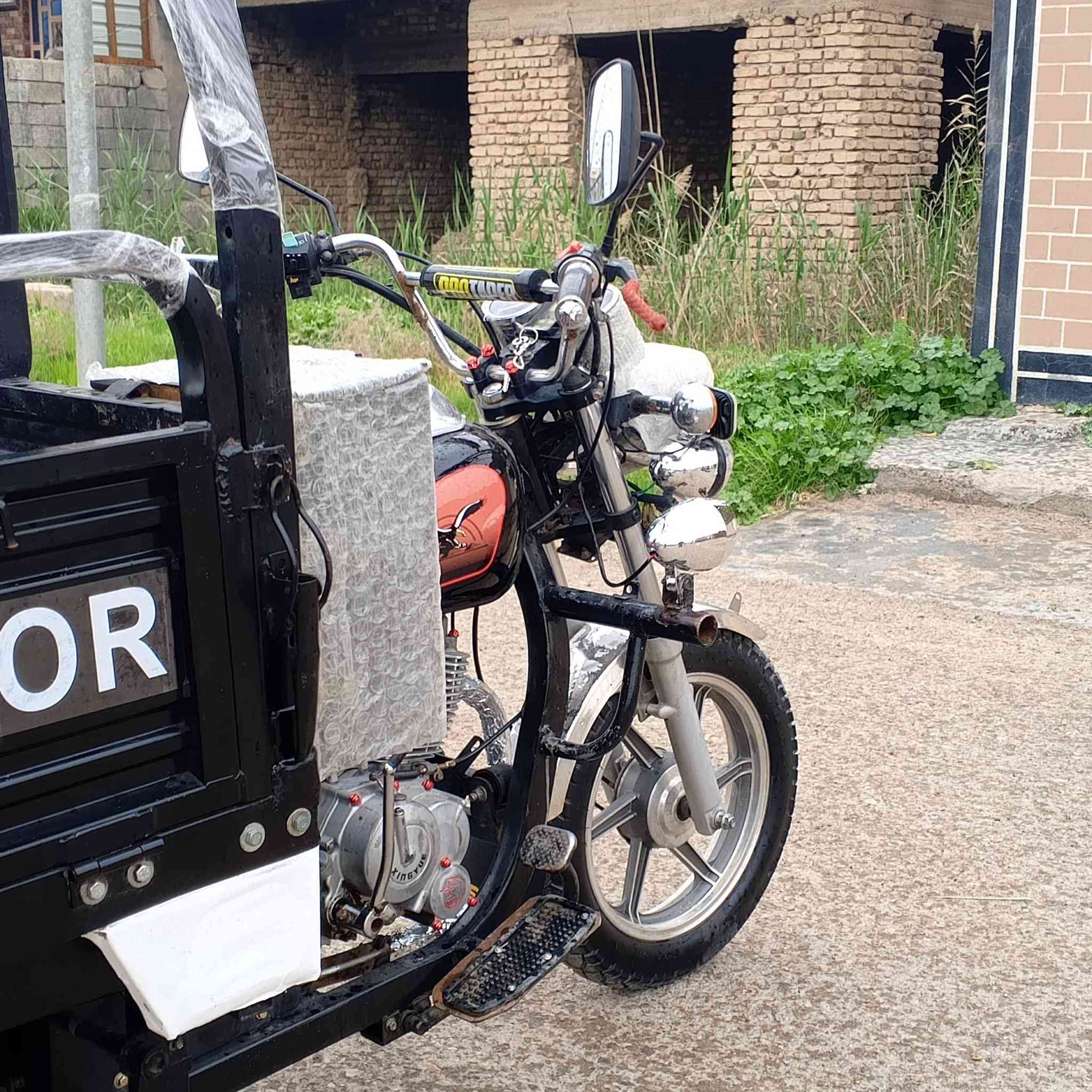 سلام عليكم ستوته أم الطير موديل 2022ستوته مكفولة كفاله عامه كهربائيات شغاله دبلات  الخلفي الامامي شغاله ستوته جديده مال جناي تخم تاير باتري جديدة كير اكسل محرك نضيف نكره سلف هندر محرك 150CC ويل صب أوراق كامله الرقم *********** مكاني ديالى المقدادية تقاطع الجيزاني اتصل ودلل والموشراي ليكسر بحاجه العالم متاح وتساب
