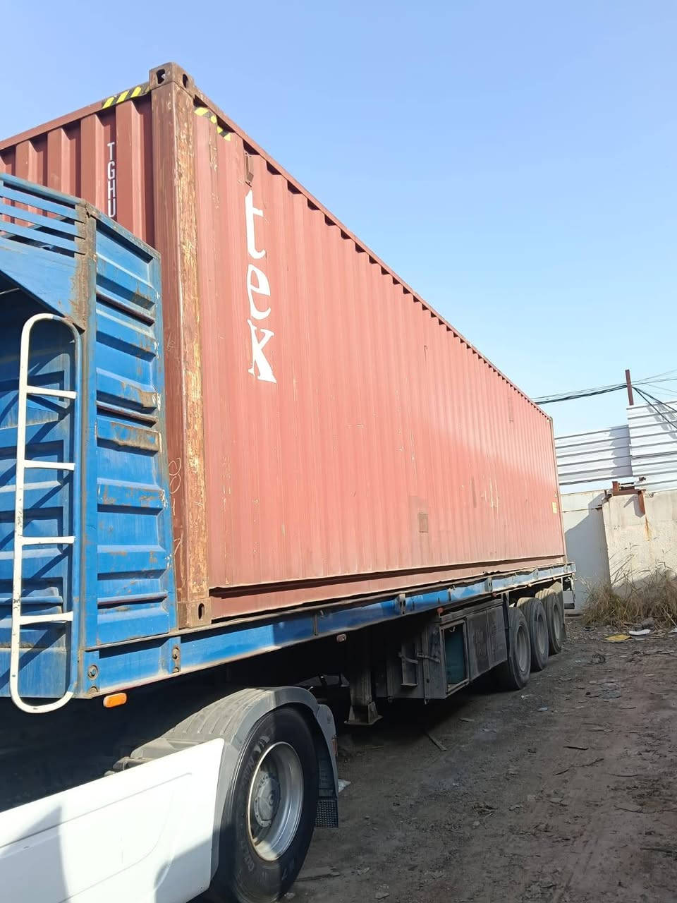 متوفر حاويات للبيع بحاله جيده جدا مكانها بغداد الطالبيه سعرها ٢٢ورقه واصل بغداد ***********
