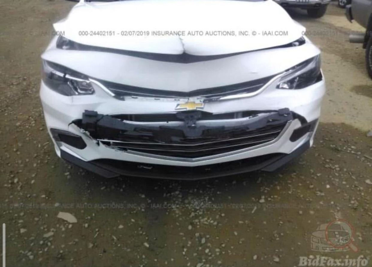 السلام عليكم
ماليبو موديل ١٨ بيضاء اللون 

حادثها كما موضح بالصور فقط خشم البنيد

مواصفات lt

السياره جاهزه وخير من الله 

مكان السياره بغداد الكرخ 

للاستفسار *********** واتس واتصال متوفر
