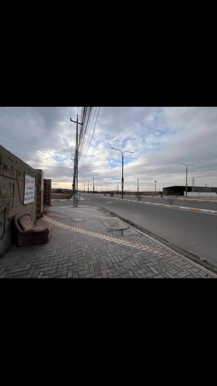 بسم الله الرحمن الرحيم 
🔴عقار للبيع عل شارع الثرثار الحولي
🔴قرب جسر الجغيفي  
🔴ركن عل حديقه  شارع 20 
🔴مساحه 200 متر  في السند واقع حال 300 متر
🔴الواجهة 10/20
🔴 السعر 400 مليون وبي مجال
🔴للاستفسار مكتب فلاح الزوبعي ***********
🔴خميس الحلبوسي ‭***********‬
📍الفلوجه مقابل مجمع الشفاء
