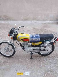 دراجه اربعه سكنر موديل (25)دراجه نضيفه ومرتبه السعر /650 / 07751011896