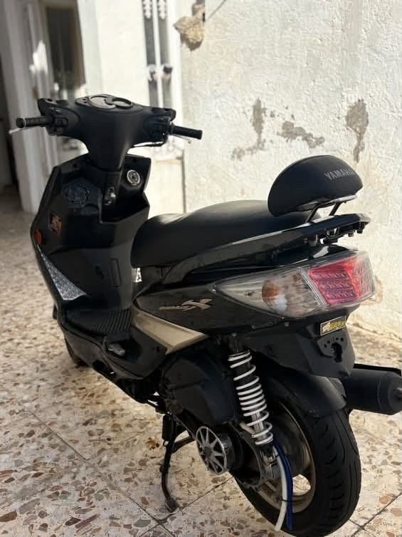 سلام عليكم سكنس فحل طلاعات الدراجه للبيع الدراجه مزوده خارج وداخل الدراجه بيها كلجات صالنصه فلاوين
تجوه سلف كوسو  مراوس او بيع 
لاستفسار السعر خاص سعره مناسب ومستعجل ع بيعته 
***********

