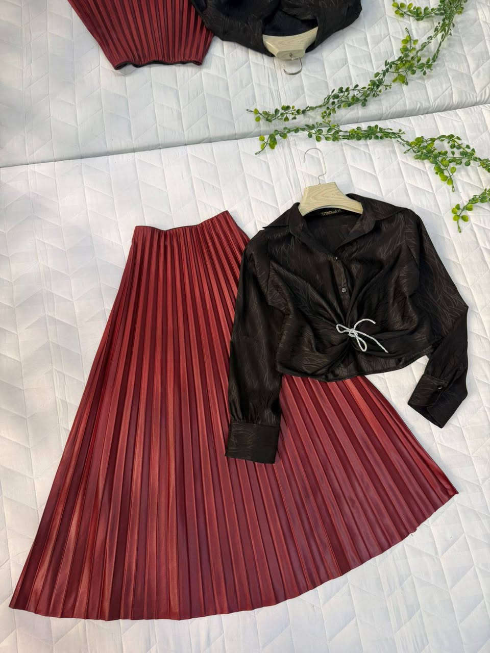 السعر 25 الف 
قميص قصير - خامه جوسيكا

تنوره كبس - خامة ستن
. 
القياسات: 38 ،40 ،42 ،44 ،46 ،48. 

توصيل 5 لجميع محافظات العراق 🚛


**إذا كنت صاحب هذا الإعلان وتريد حذفه لأي سبب، رجاءا أرسل رسالة إلى الدعم الفني**