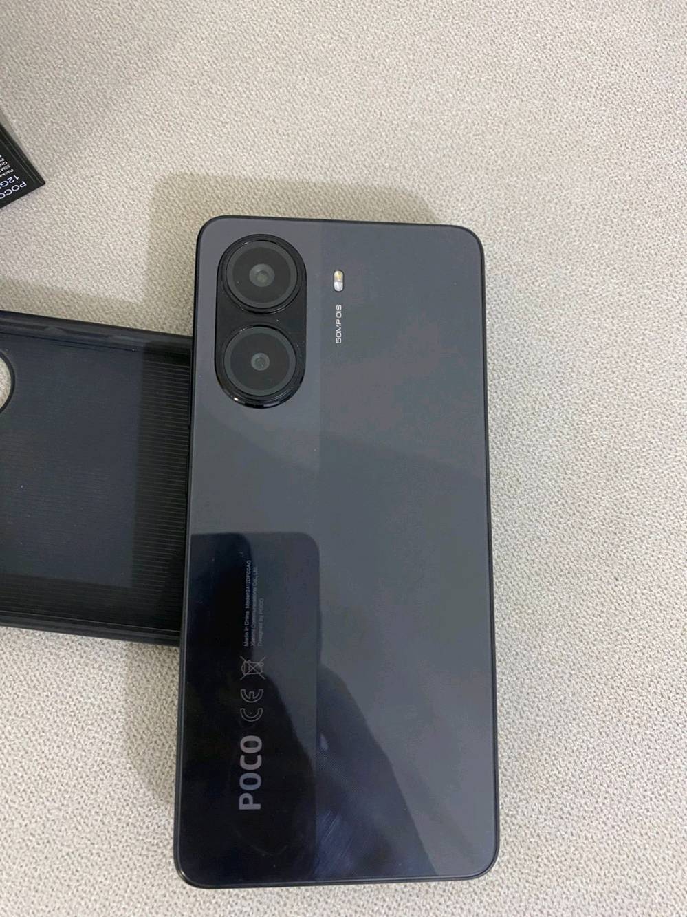 السلام عليكم poco X7 pro 
ذاكرة 256 البطارية والنظافة كدامك السعر 320