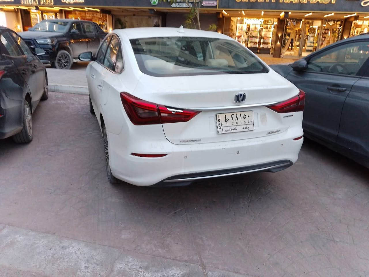 السلام عليكم شانجان ايدو 2019 
فول مواصفات عدا الفتحة 
الدعامية الامامية مكسورة يحتاج الها تبديل 
والسورنا موجود بالصور اضافة للبصمة واكفة يحتاج الها تبديل 
تخم تاير جديد صدر خلفي جديد امامي نص عمر 
كفالة كير ومكينة السعر المطلوب 90$
وعليها غرامات 500 الف تنزل من السعر 
للاستفسار *********** بغداد, العراق
