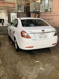 للبيع امكراند c7 2014  ابيض فول فتحه. حساسات خلفيه  الجامات تفتح وتنزل...