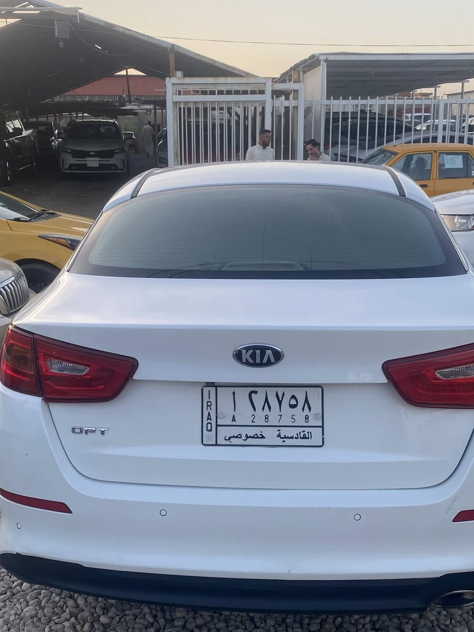 السلام عليكم 
اوبتما 2014 
مكينه 2000 ررقم قادسيه خليجية
بيه صبغ جاملغ امامي  والداير مال الجاملغ الخلفي 
السعر 125 
***********
