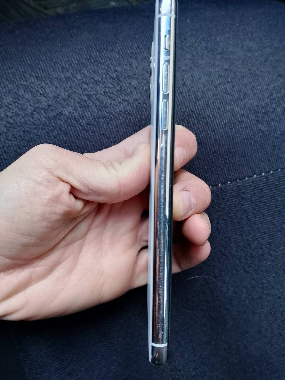 السلام عليكم للبيع فقط 
ايفون 11برو ماكس 
جهاز جديد لوك نضافة فول الجهاز شرط حصر هوا وتر بروف كارتون الاصلي مالتو ذاكرة 64 الجهاز وضع شركة بطارية 89 السعر 320. الف مكاني موصل الجديدة  رقم الهاتف ***********
