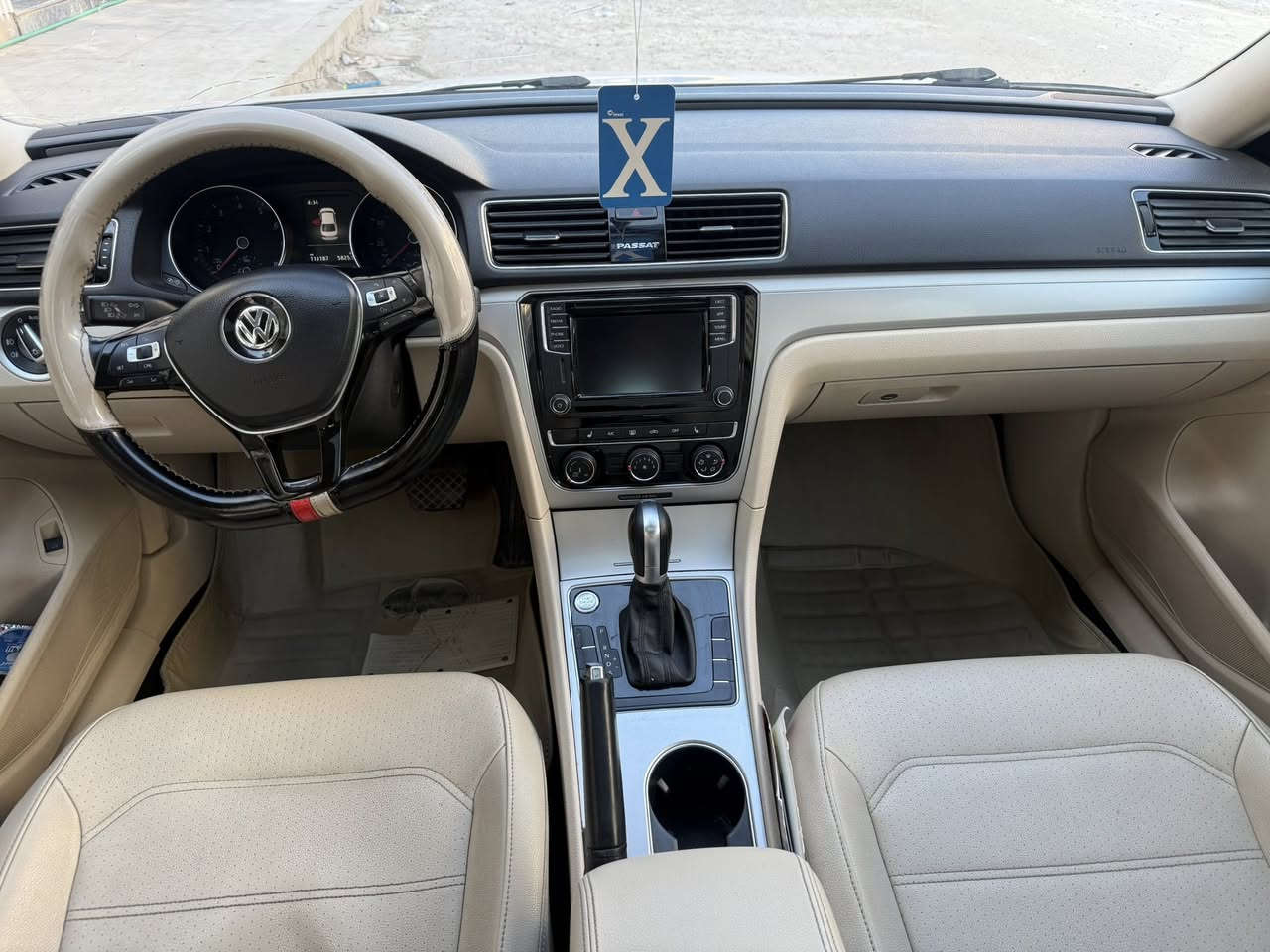 السلام عليكم فولكس باسات
فولكس واكن باسات 2019 

فول مواصفات TSi

بصمة 

سلايد روف 

محرك 2000 توربو 

السيارة كلين بيها فقط بارد الجاملغ الخلفي كما موضح بالسونار 

مكفولة من الصبغ 

رقم اربيل ب اسمي تحويل ثاني يوم 

سعرها 16500$ و بيها مجال 

مكان السيارة بغداد 

للاتصال 

***********
