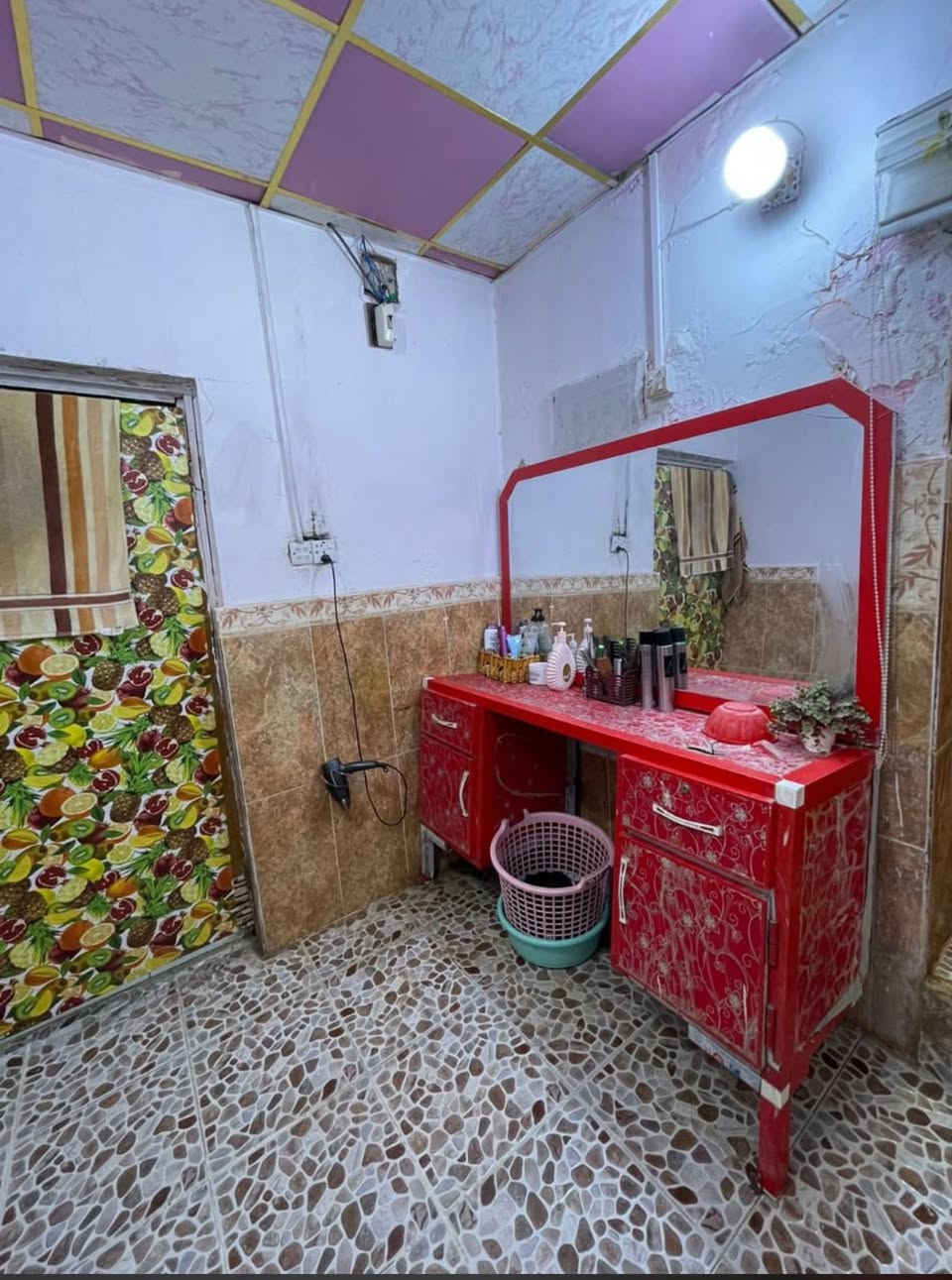 دار للبيع طابو صرف مساحه  97متر حي الحسين الشعله طابقين ثاني بيت ع شارع السعر 85 مليون  الاستفسار ***********
