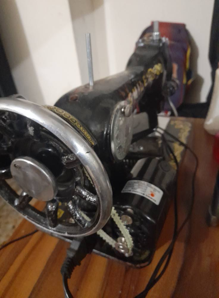 ماكنة خياطه من القديمات ماطور ورجل جديده سعر ٦٠ طالبي*********** بغداد, العراق
