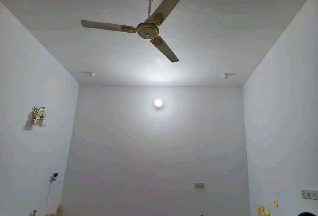 دار للبيع 100متر خلفي طابو بناء طابوق صب كونكريت المكان قطع الحشد السعر 70 
***********
