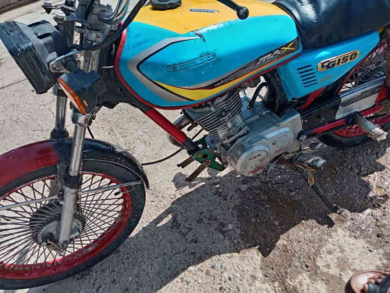 ماطور اربعه كير موديل 18محرك نضيف كهربائيات شغاله السعر 250مكاني الحويجه داخل لتصال ***********
