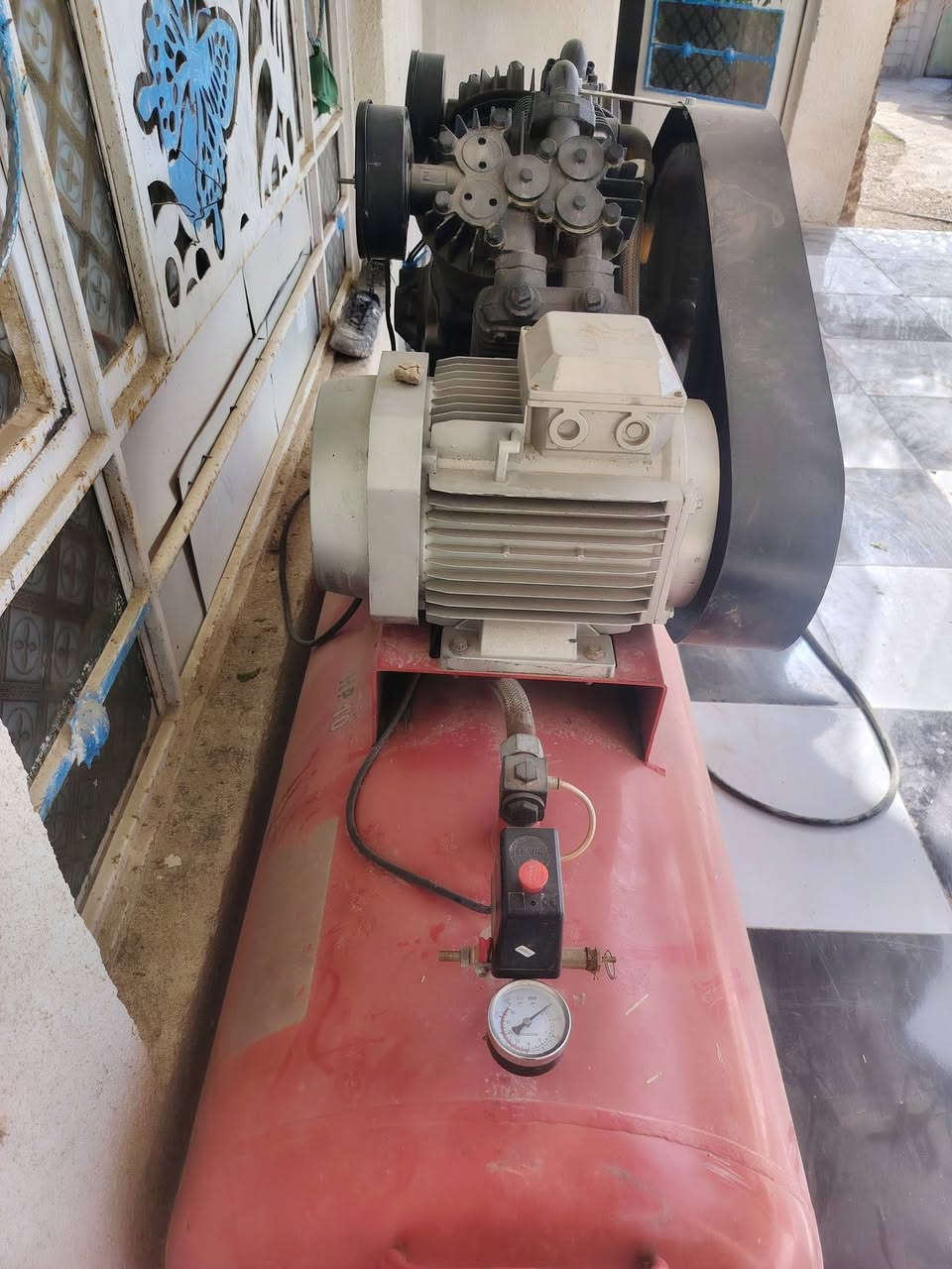 جديدة مشتعلة ٢٠ يوم فقط تركي المنشأ ٣ فيز ٧.٥ حصان دورة ٣٠٠٠
***********
