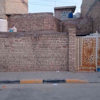 بيت للبيع في حي السفير قريب عله الشماعية مساحة فوك ل٢١٥متر السعر ب١٤٠و...