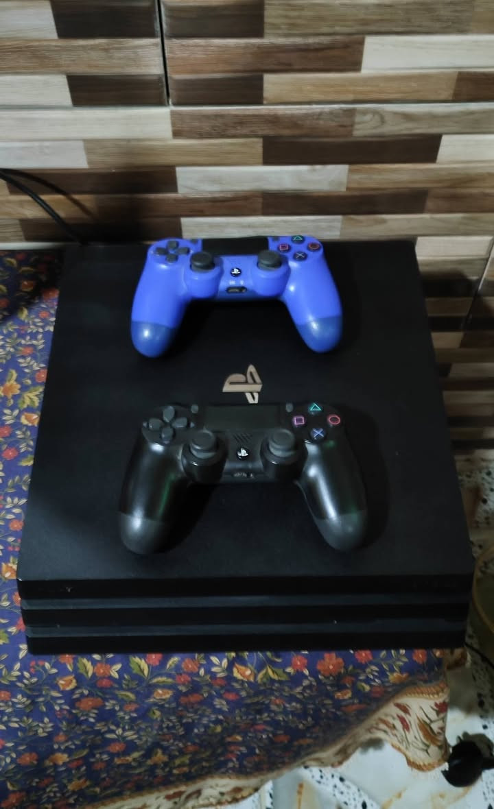 بلـي 4 برو 1 تيرا
اونلاين نضام 13.2 
نضافة 99% مامفتوح ابـد ابـد 
جوستك اصلية وقطعة الثانية تجارية 
ويـا قرصين GTA و BATTLEFlED V طـور القصة 
وال GTA هم اونلاين حياة الواقعية 
الـسعر 330 وبـي مجال للشراي 
قدوة رحتلك ماتشتري لا تعامل واعبـر المنشـور


**إذا كنت صاحب هذا الإعلان وتريد حذفه لأي سبب، رجاءا أرسل رسالة إلى الدعم الفني**