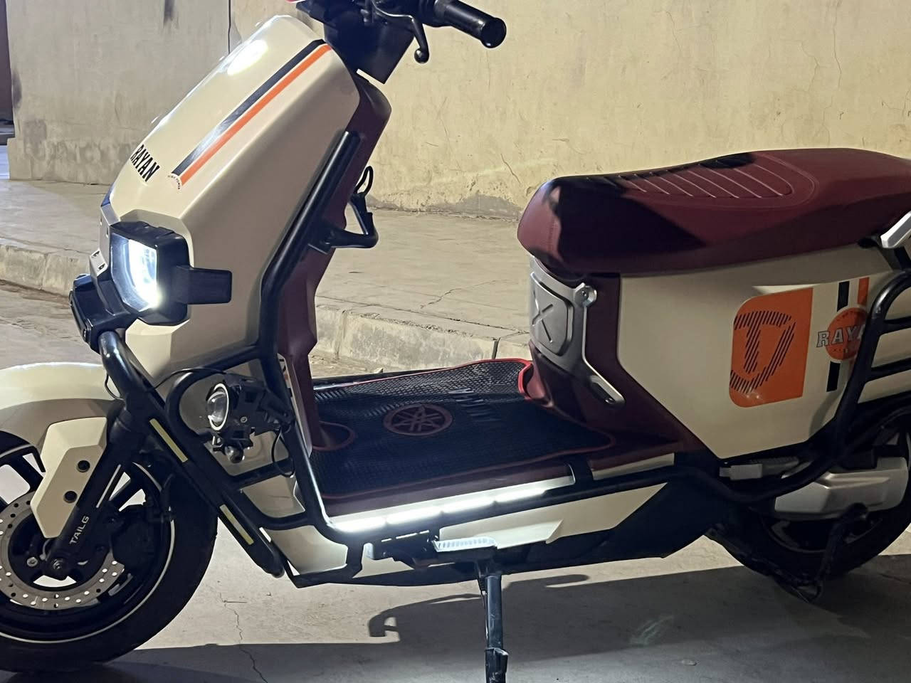 Tailg الريان وحش الكون مدرعvip لونين
ماروني وعسلي مميز
بلاجكتورات عالي وناصي ورماش
لايتان زنون
بي الشحن التلقائي
نوع البطاريات كرافين افضل شي
شاحن اصلي
ماطور كلش مرتب وحلو
ستخدام 3 اشهر
للبيع او مراوس ب ريان اوتاليج حصرا غير ذني ما اراوس
السعر 1100 
مليون و100 الف
عنوان الموصل الساحل الايسر


**إذا كنت صاحب هذا الإعلان وتريد حذفه لأي سبب، رجاءا أرسل رسالة إلى الدعم الفني**