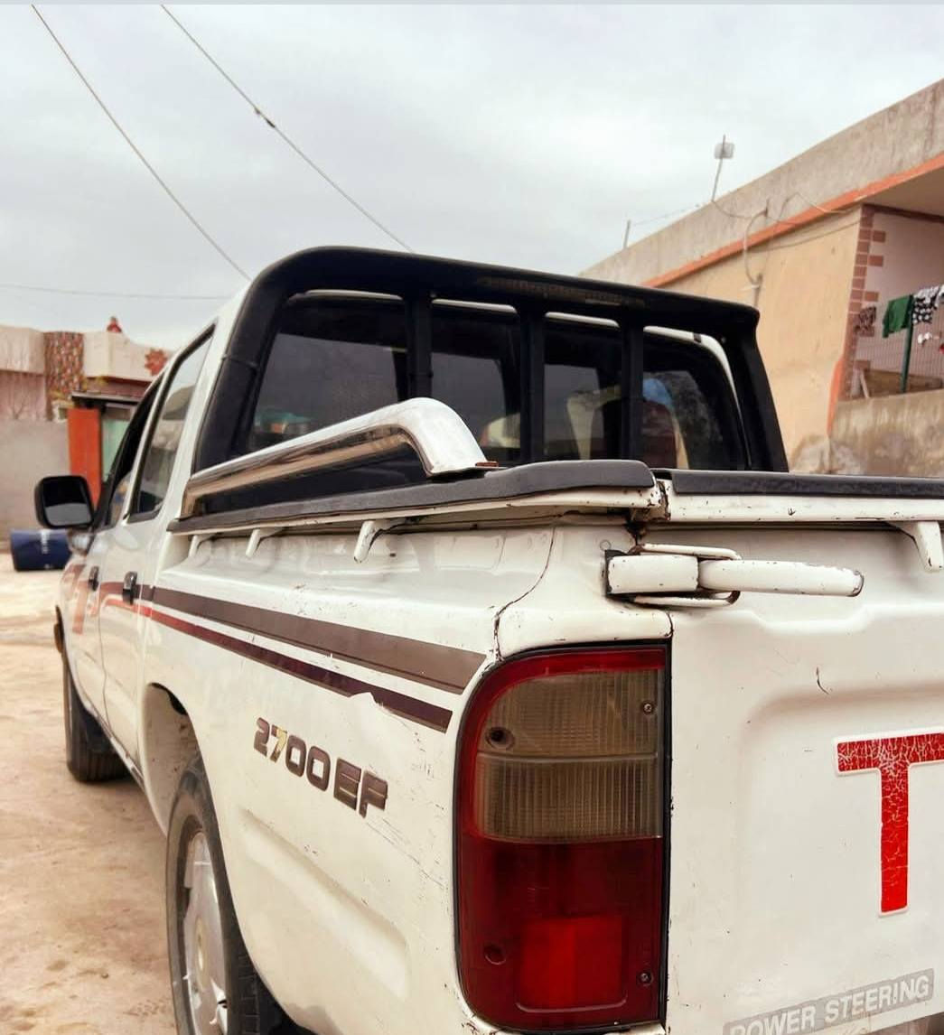 السلام عليكم بيكم تيوتا دبل قمارة موديل 2000 جيل اكس رقم دهوك بأ سمي سيارة شرط بدون صبغ كير محرك اكسن شرط طخم كلو جديد  كاربون بنزين بيها
السعر 123او شويه مجال 
العنون موصل ناحيه وانه 
الستفسار التصل عل رقم
***********
***********
