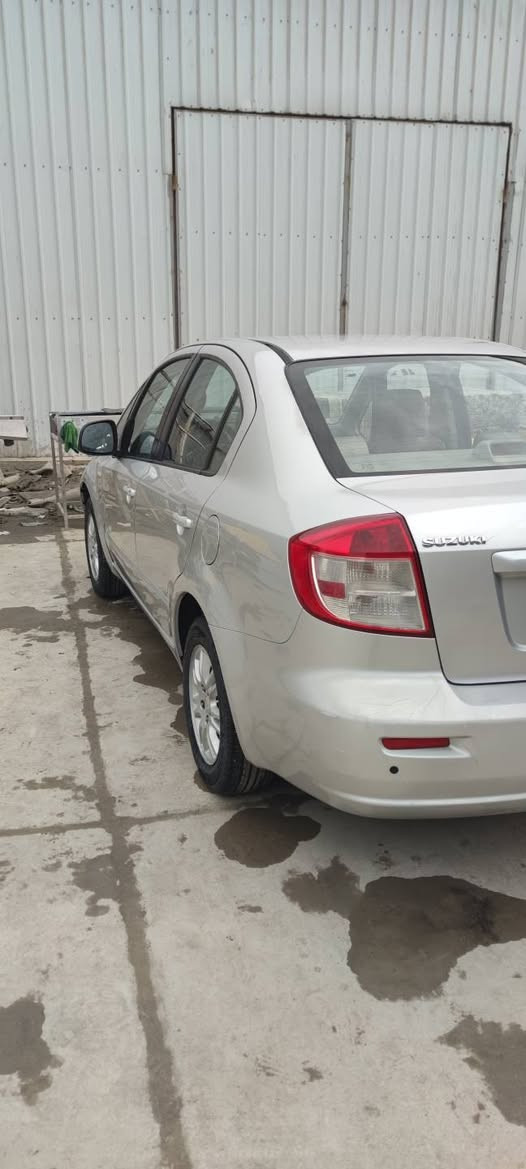 السلام عليكم للبيع سوزوكي sx4 موديل 2009 استلام الشركة العامة  خليجي رقم بابل مكفولة من الصبغ والبارد والتبديل على وضع الشركة رقم بابل متواجدة في بابل حي الصحة للاستفسار ***********
