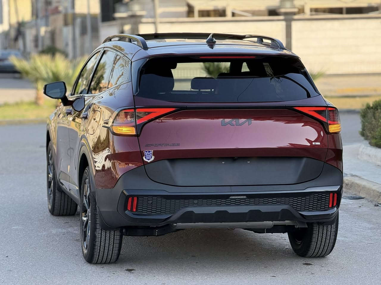 كيا سبورتج وارد أمريكي موديل 2025 محرك 2500GDI ماشيه 2000زيرو بعده دخول جديد حادثه مفتوحات لايتات وجاملغ ودعاميه مبدله أمريكي اصليه نفس ألوان سياره كله قطره صبغ مابيه جاملغ الي مفتوح بي رصعه غزيره وداكه بارد بي ديار يعني سياره كله راجعه عله وضع شركه وبديه بعد احله من صور موصفات بلاك توب علايم سود بلادي بصمه بنرامه كرسي كهرباء شاحن وأير ليس جنطه كهرباء تشغيل عن بعد شاشه متصله ايباد رادارات امامي وخلفي وبل مري اشاير بل مري كراسي خزن قطعتين تبريد كراسي تدفى فور ريل 4X4  للتصال *********** ملاحضه سياره بدون رقم مكاني بغداد
