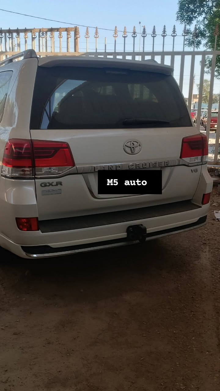 السلام عليكم للبيع 
لاندكروز جي اكس ار  2019
GxR سياره فول مواصفات 
محرك سته سلندر V6
ماشي 73 الف كفاله عامه من كلشي 
قطره صبغ مابيه 
المواصفات 
سياره بانورما ثلاث شاشات 
تحكمات ستيرن  حساسات سياره فول مواصفات 
سياره جديده حيل 

بلعافيه ع ياخذهاا 

الاستفسار اكثر 
‏‪***********‬‏ اتصل 
او واتساب 

سعر مناسب 
....
